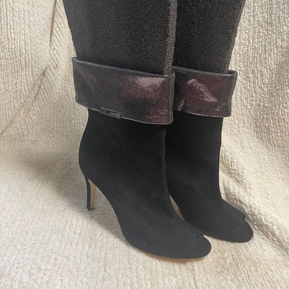 Calvin Klein versatile ankle Black faux suede Peep-Toe Ankle Boots SZ11 - Picture 1 of 11